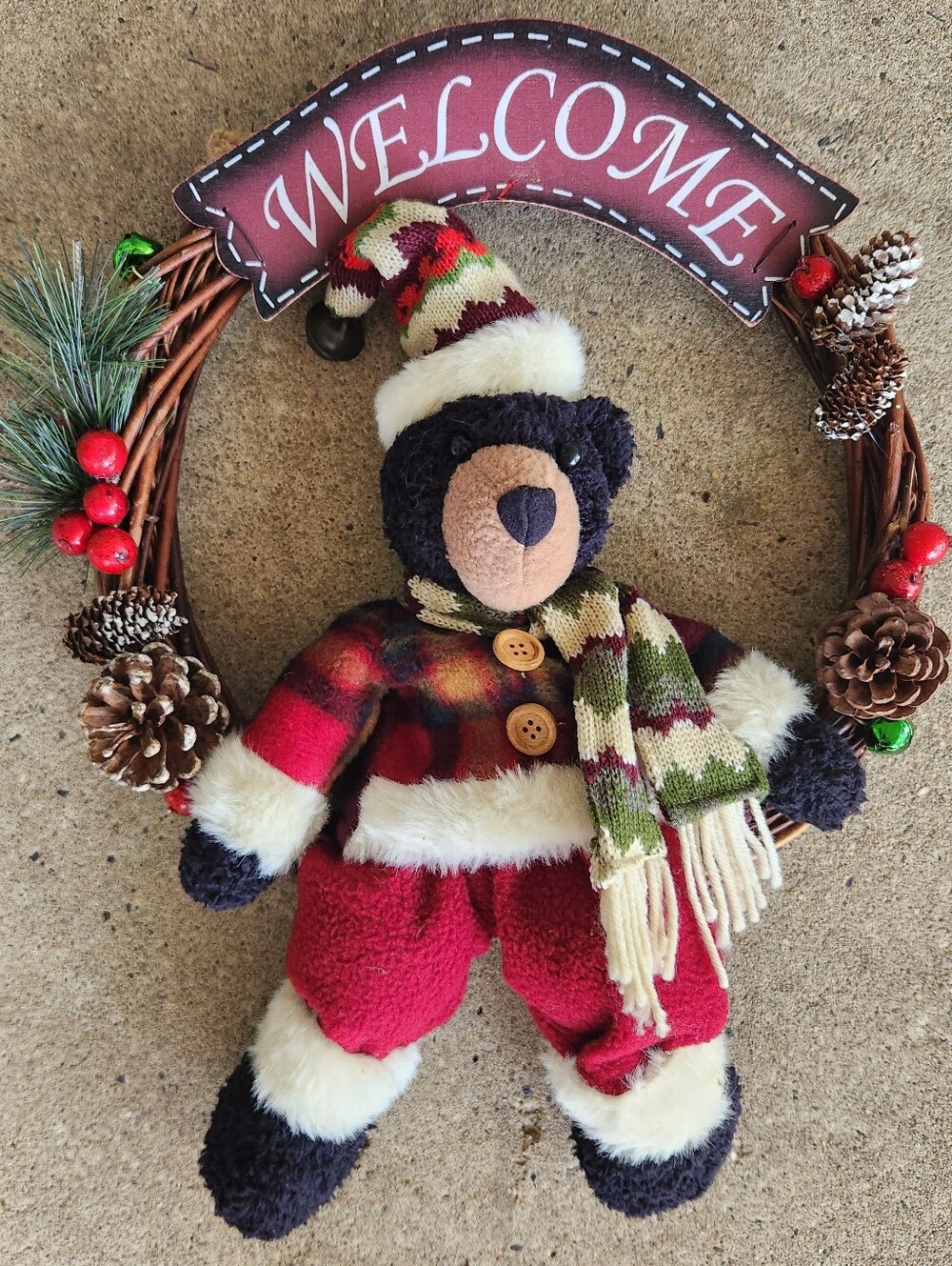 Vintage Welcome Plush Bear Grapevine Christmas Wreath Front Door Decor